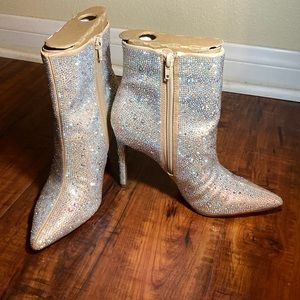 INC Int’l silver bling ankle boots new in box, size 7